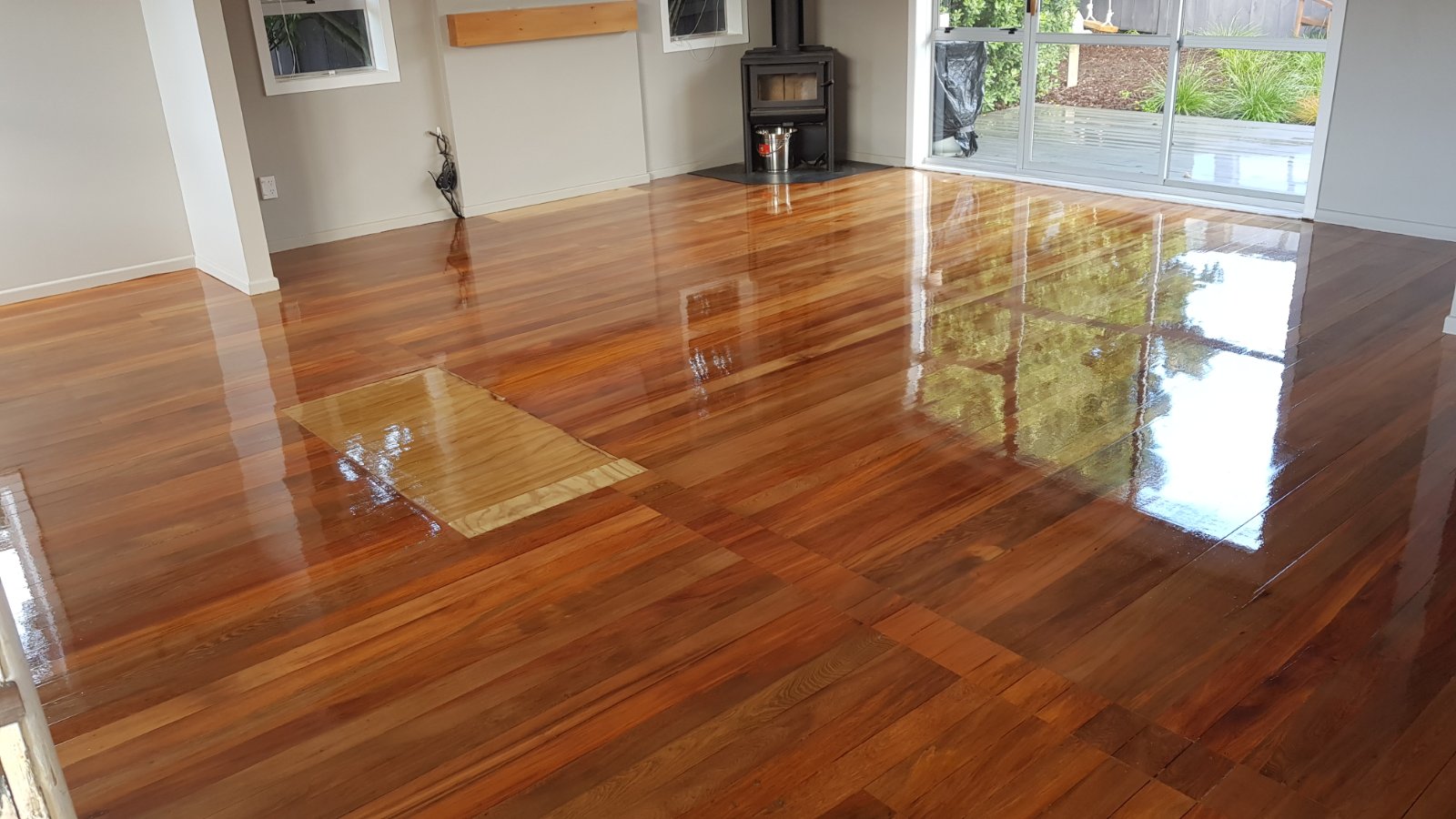 Finished high gloss floor